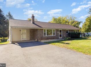 300 Valley Rd, Etters, PA 17319