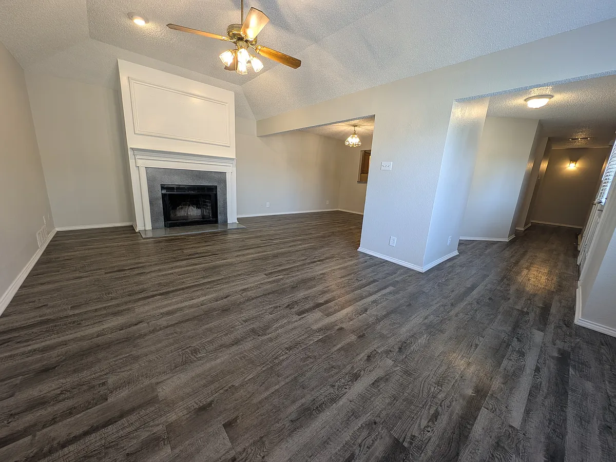 Building Photo - 115 Meadowview Dr