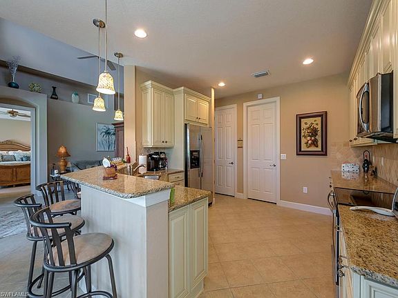 4th image of 26342 Stonewall Ln