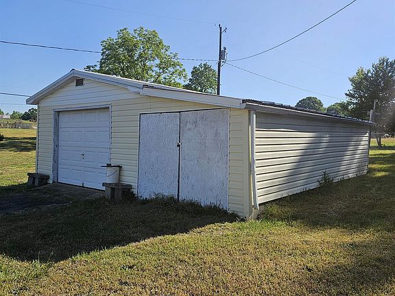 5th image of 320 Iron Bridge Rd