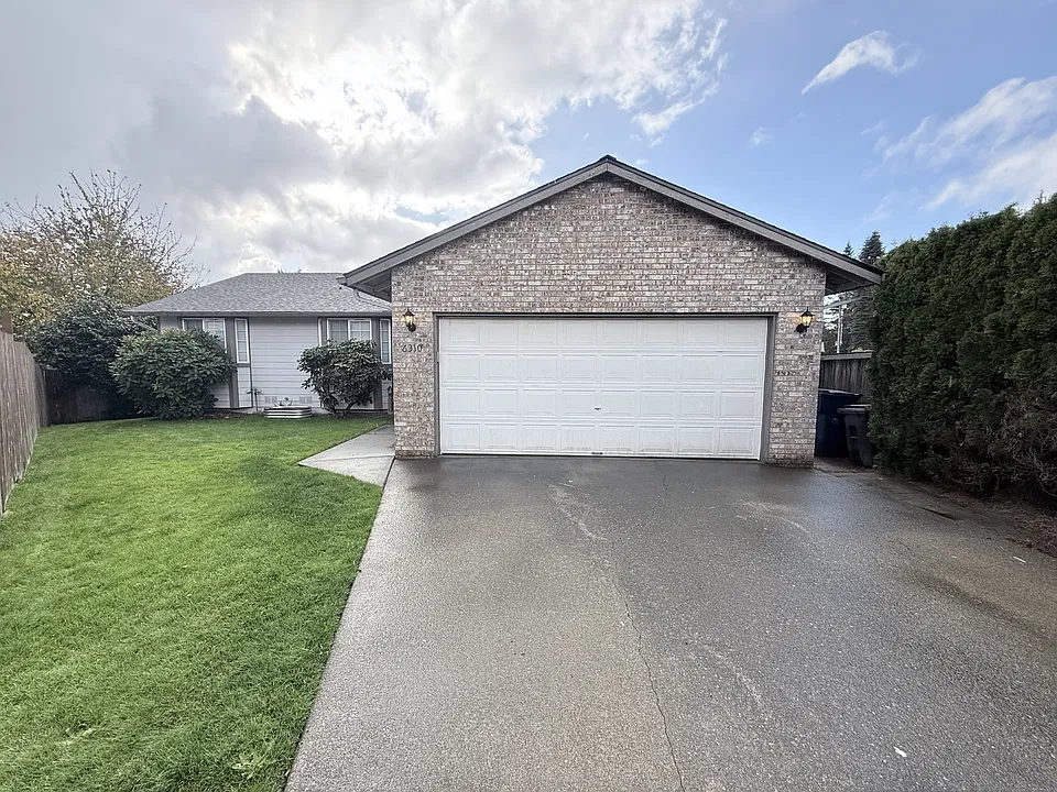 6310 54th Dr NE