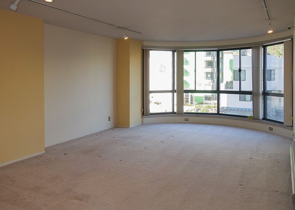 1st image of 300 3rd St APT 0604