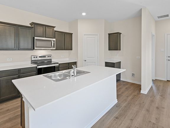3rd image of 657 Glee Stem Rd