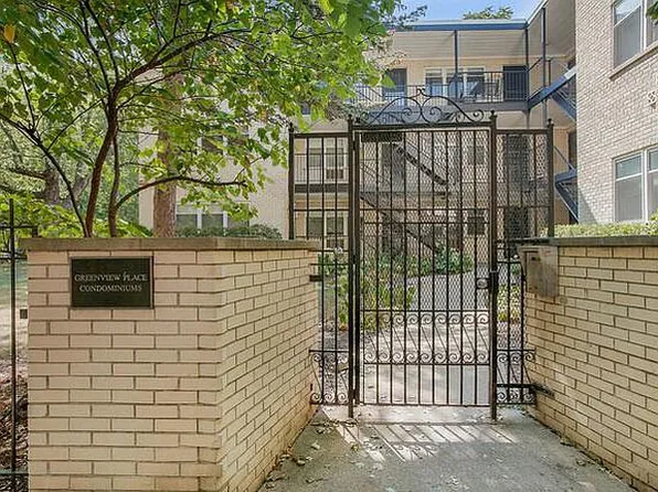 4258 N Greenview Ave APT 2E, Chicago, IL 60613
