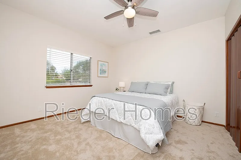 2 bed, 2.0 bath, 1399 sqft, $4,200 — Photo 4