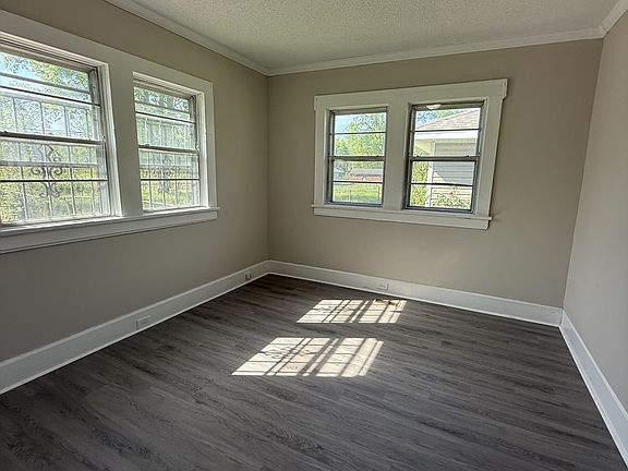 5th image of 1437 Woodland Ave SW