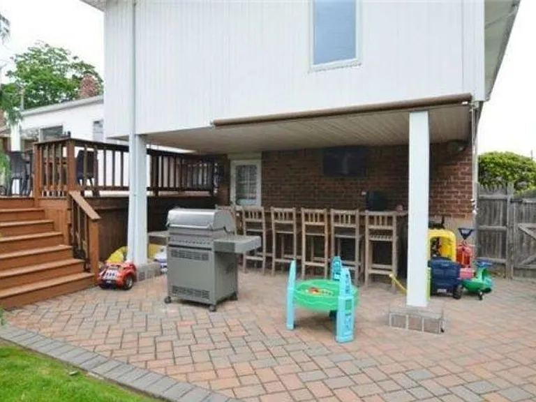 79 Plymouth Rd — Photo 17