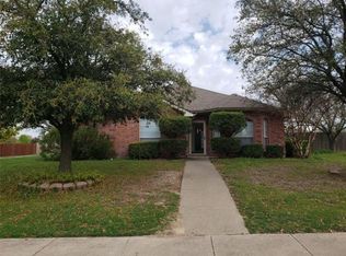 1121 High Point Dr, Midlothian, TX 76065