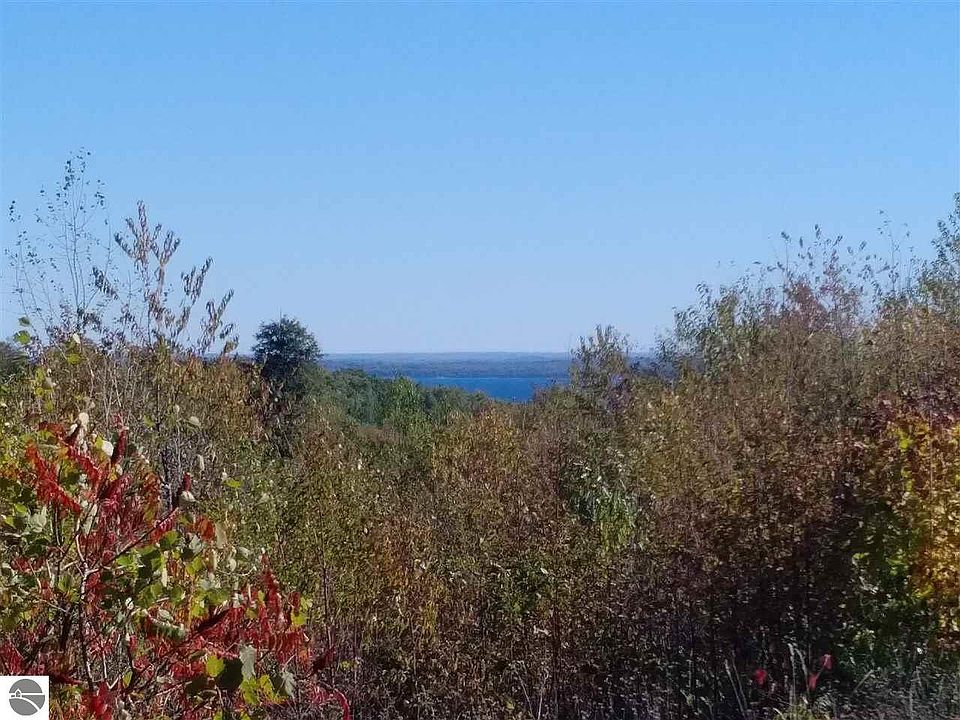 1922 N Blue Water Ct, Suttons Bay, MI 49682 MLS 1869998 Zillow