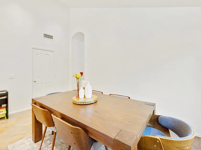 4704 E Weaver Rd — Photo 10