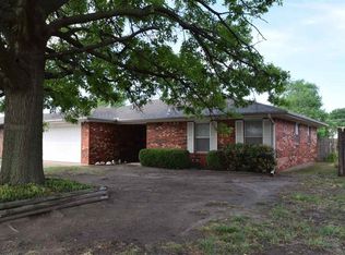 1206 S Hoover St, Enid, OK 73703
