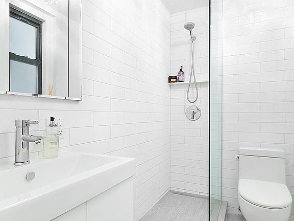 4th image of 65 W 95th St APT 1G