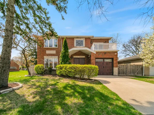 701 Oakton St, Park Ridge, IL 60068