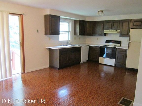 2nd image of 6449 Wells Dr