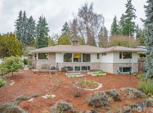 3744 NE 165th St, Lake Forest Park, WA 98155