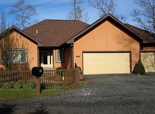 541 Capitol City Dr, Bakersville, NC 28705
