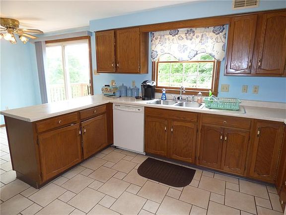 4th image of 1072 McAllister Dr