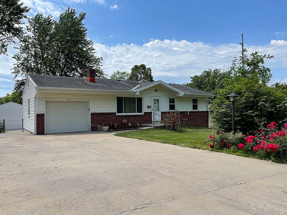 1st image of 2915 Betty St