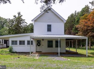282 Bears Lope Ln, Great Cacapon, WV 25422