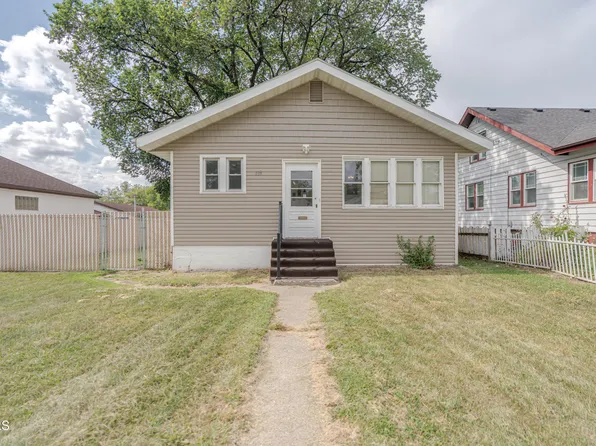618 N 12th St, Bismarck, ND 58501