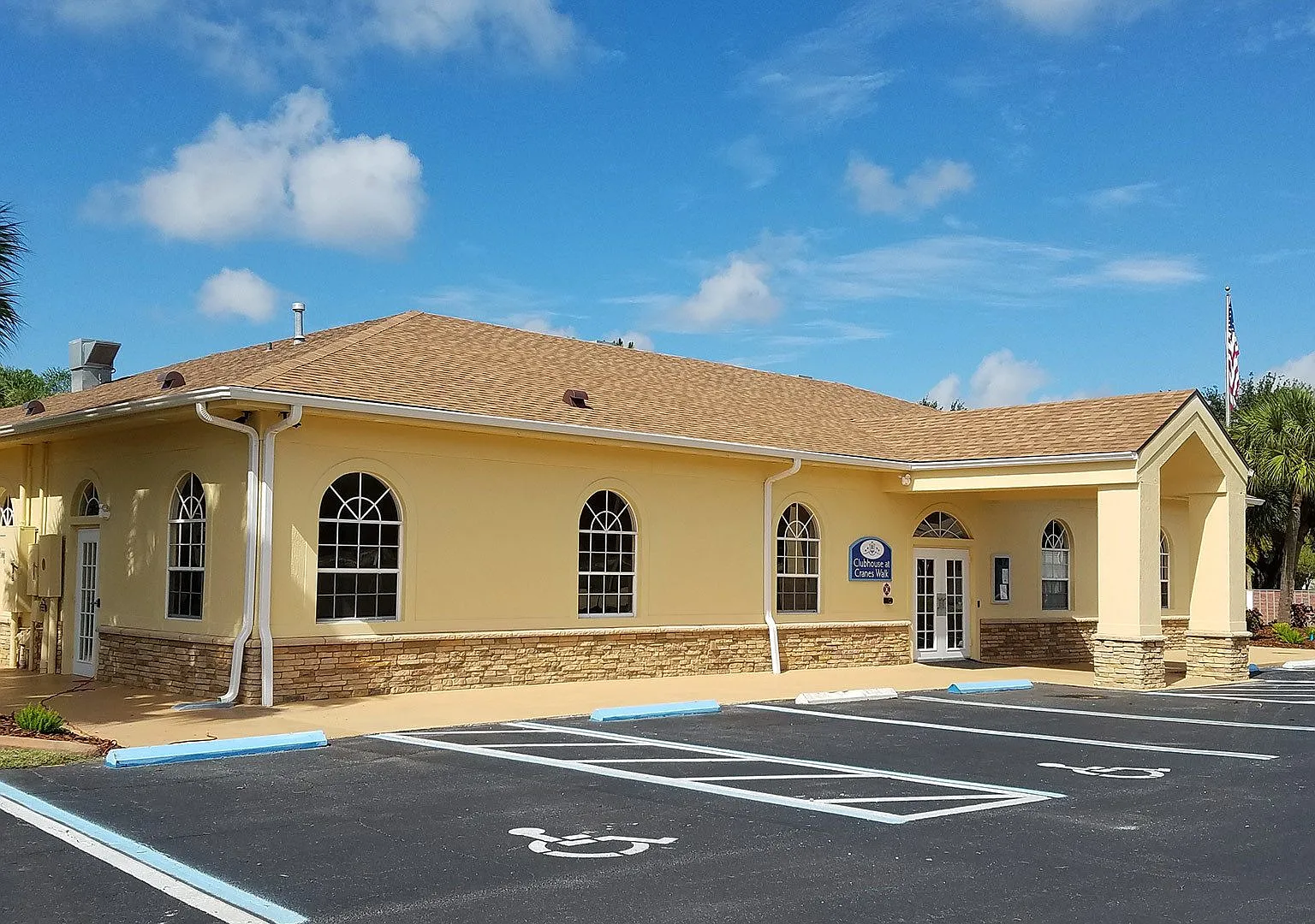 Royal Palm Village — Photo 1