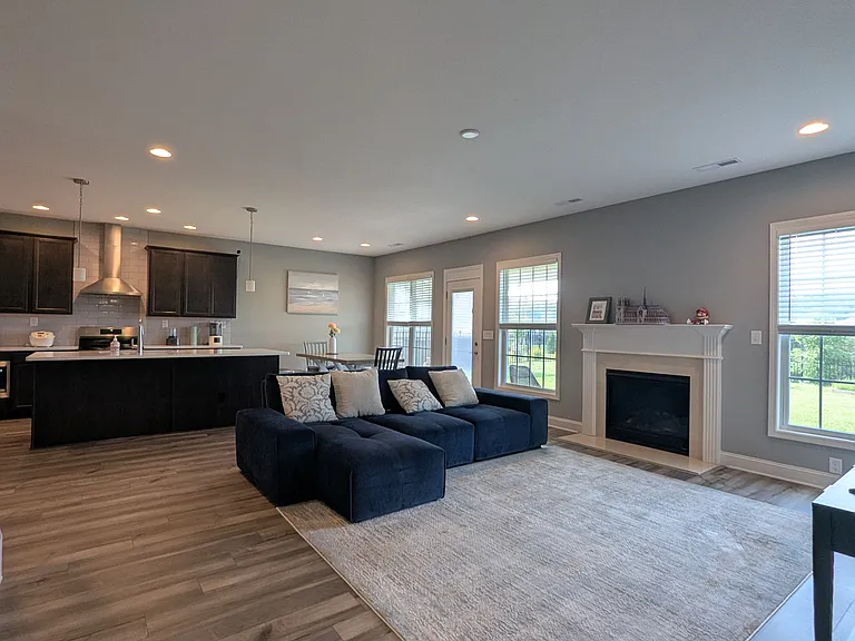 12111 Grand Forks Dr — Photo 14