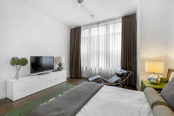 Sold by Compass | media 20