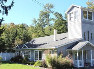 906 Stock Farm Rd, Lake Ariel, PA 18436