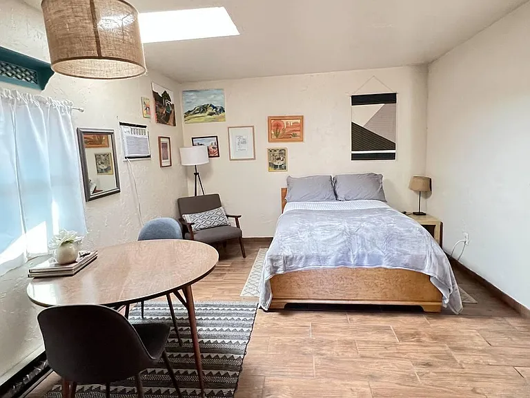 213 Dartmouth Dr SE #B — Photo 2
