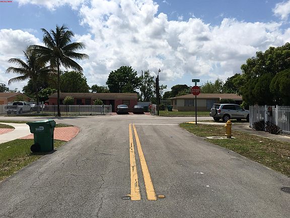 5th image of 431 NW 185th Ter