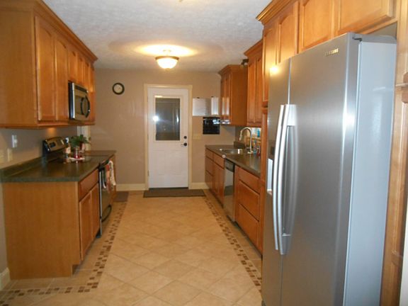 3rd image of 7 Woodland Dr