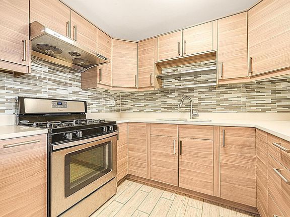 5th image of 7025 Yellowstone Blvd APT 24P