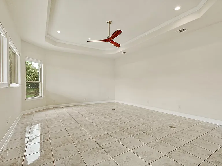 113 S Junius Peak — Photo 12