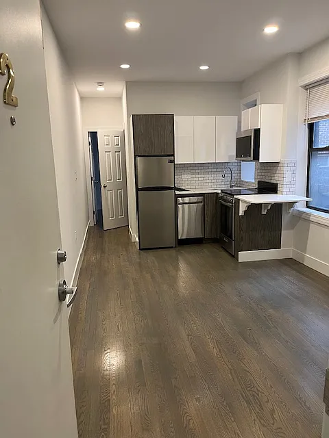 24 Phillips St #2