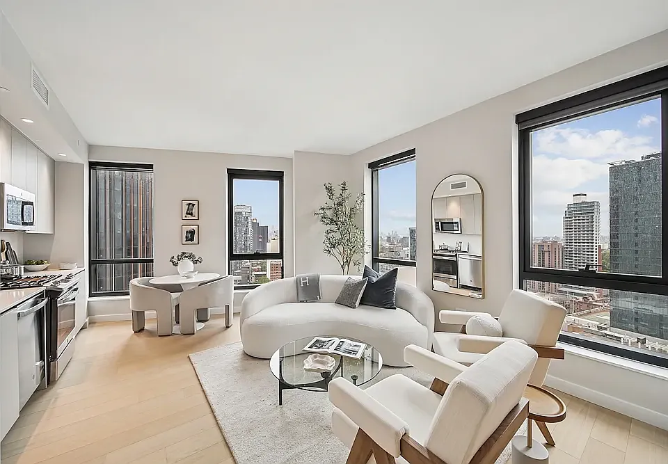 567 Fulton St #20M