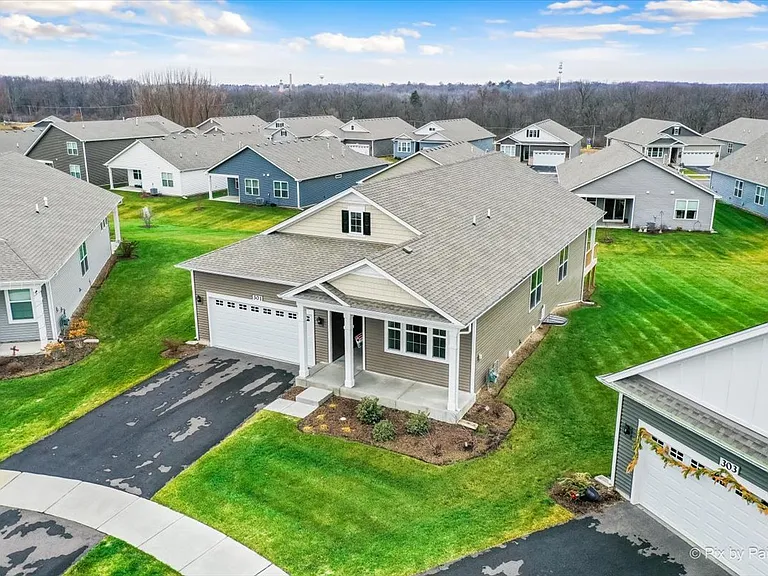 301 Westminster Ct — Photo 62