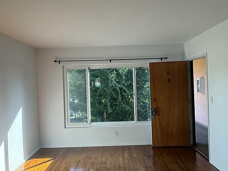 2640 Saint George St #11 — Photo 18