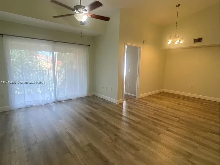 4081 San Marino Blvd #303 — Photo 2