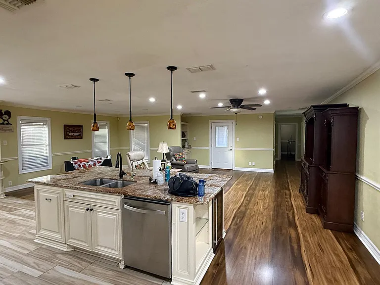 7506 Dearborn St — Photo 13