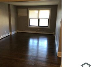 7600 S Stewart Ave #304, Chicago, IL 60620