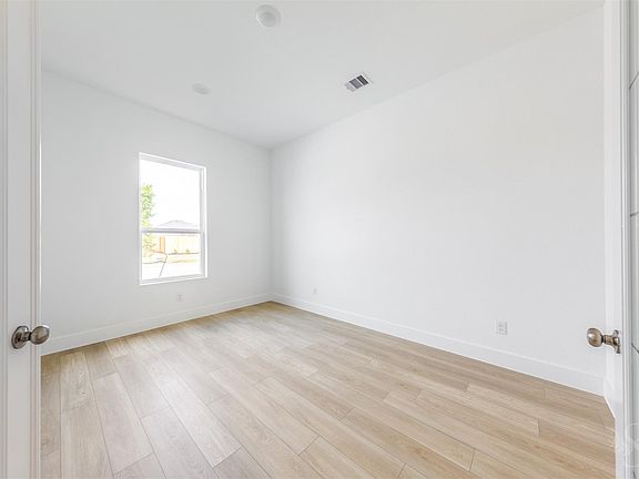 5th image of 31607 Fern Grove Rd