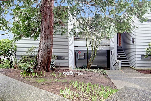 1st image of 11228 NE 68th Street #A/213