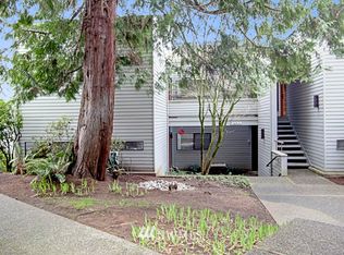 11228 NE 68th St, Kirkland, WA