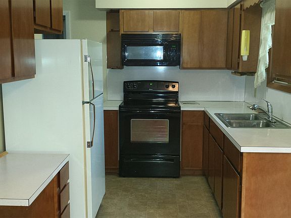 5th image of 147 Elmwood Ln