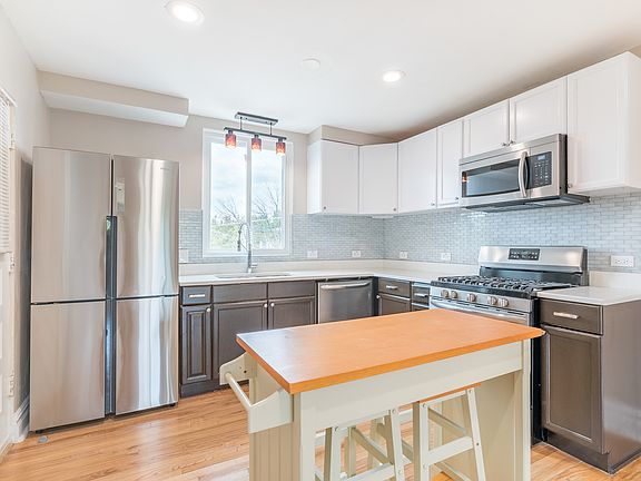 2nd image of 1106 N Harlem Ave APT 3