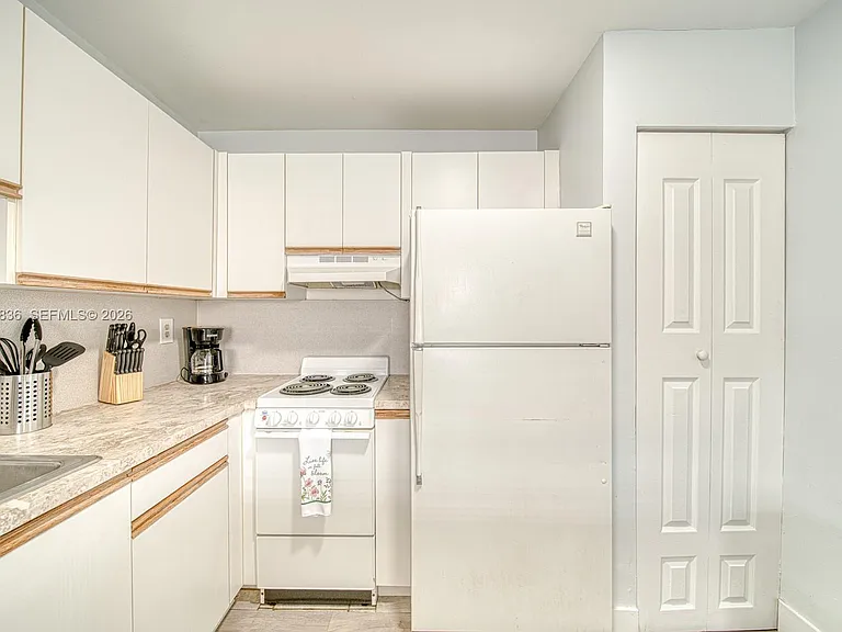 7622 SW 21st St #7622 — Photo 7