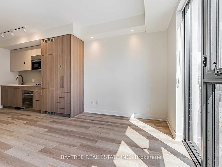 840 Saint Clair Ave W #414 — Photo 8