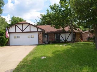 671 Hillside Dr, Cedar Hill, TX 75104