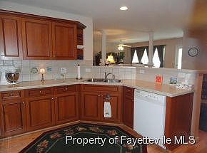 5th image of 104 Glenfield Dr