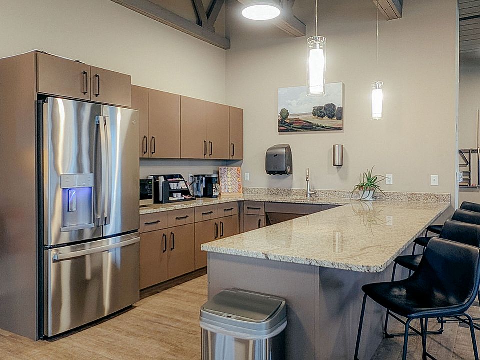 Clubhouse - Kitchen